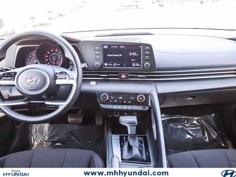 Certified 2023 Hyundai Elantra SEL FWD image 11