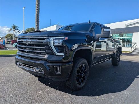 Used 2025 Chevrolet Silverado 2500 High Country w/ Midnight Edition image 7