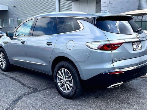 Used 2024 Buick Enclave Premium AWD/4WD image 3