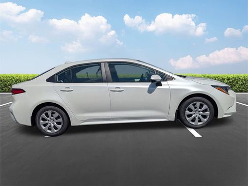 New 2026 Toyota Corolla LE image 3