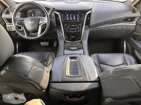 Used 2020 Cadillac Escalade ESV Platinum image 9