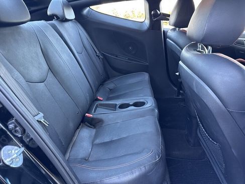 Used 2016 Hyundai Veloster Turbo image 16