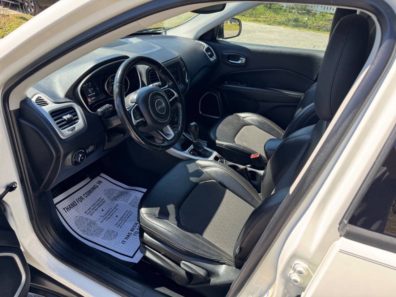 Used 2019 Jeep Compass Latitude AWD/4WD image 9
