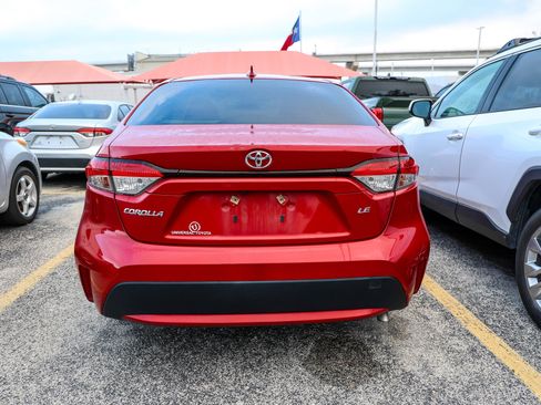 Used 2021 Toyota Corolla LE FWD image 8
