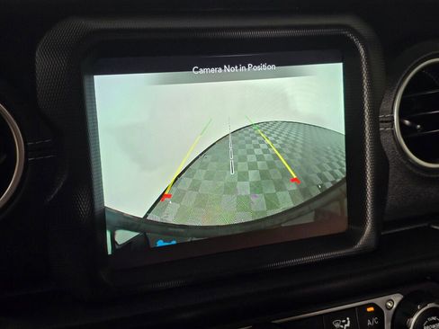 Used 2022 Jeep Wrangler Unlimited Sahara 4xe image 27