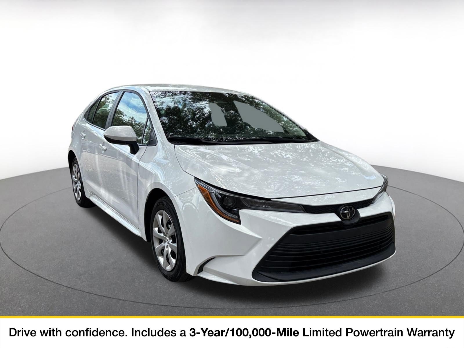 Used 2025 Toyota Corolla LE FWD image 1