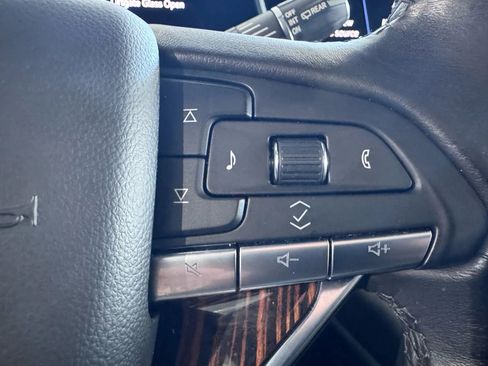 Used 2021 Cadillac Escalade Premium Luxury image 30