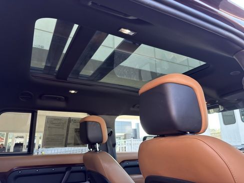 Used 2023 Land Rover Defender 130 SE image 34