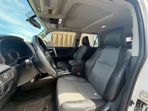 Used 2017 Toyota 4Runner SR5 Premium AWD/4WD image 5