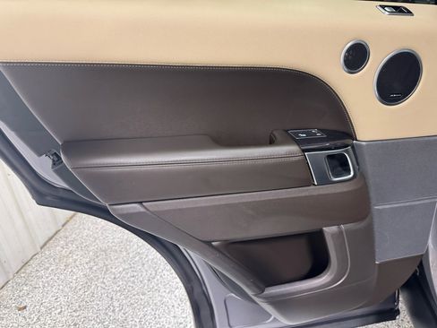 Used 2020 Land Rover Range Rover Sport HSE image 19