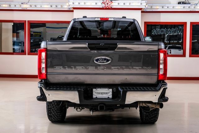 Used 2023 Ford F250 XLT w/ FX4 Off-Road Package AWD/4WD image 10