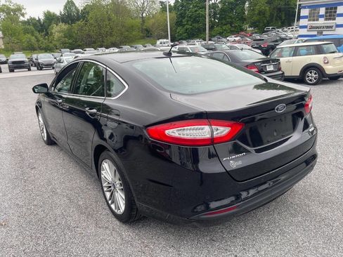 Used 2016 Ford Fusion SE w/ Equipment Group 202A FWD image 9