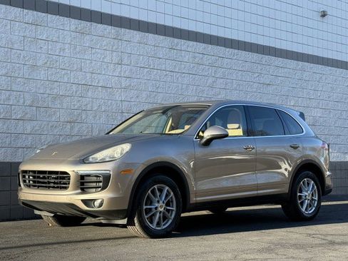 Used 2016 Porsche Cayenne image 2