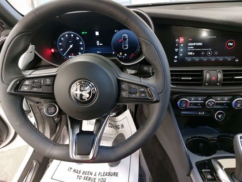 New 2025 Alfa Romeo Giulia w/ Veloce Package AWD image 18