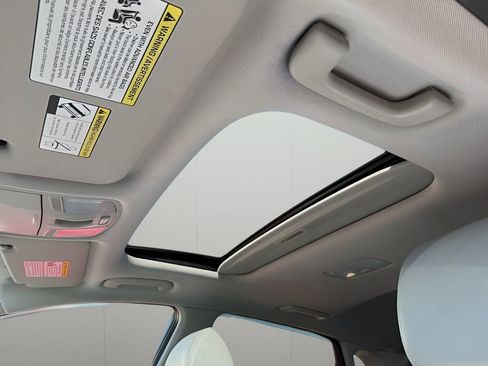 Used 2019 Hyundai Kona Ultimate image 11