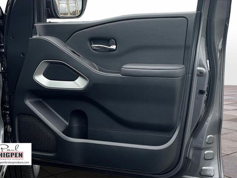 Used 2024 Nissan Frontier SV w/ SV Convenience Package image 24