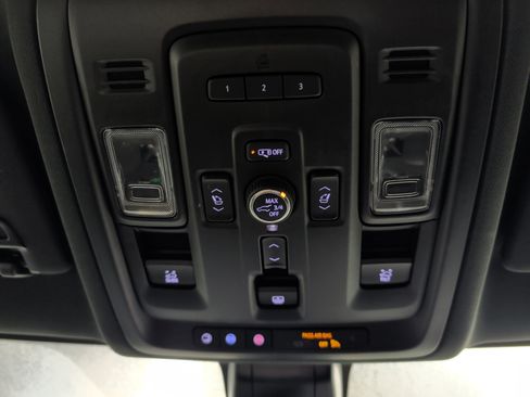 Used 2021 Chevrolet Suburban High Country image 12