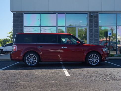 Used 2018 Ford Flex Limited AWD/4WD image 2