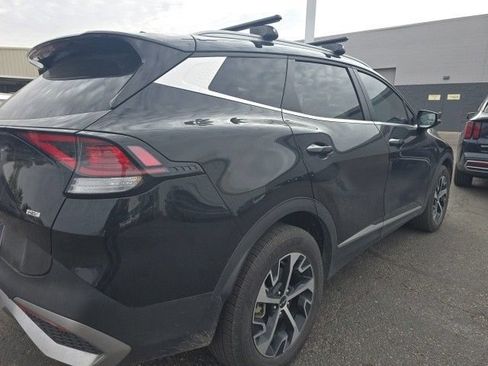 Used 2023 Kia Sportage EX AWD/4WD image 3