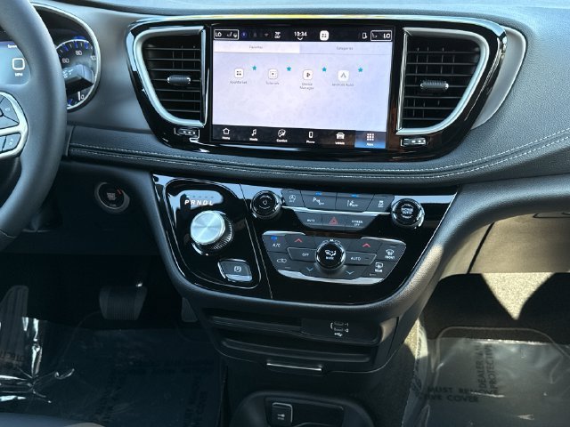 New 2027 Chrysler Pacifica Select AWD/4WD image 11