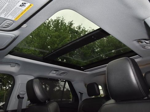 Used 2024 Ford Explorer Limited w/ Limited Technology Package image 33