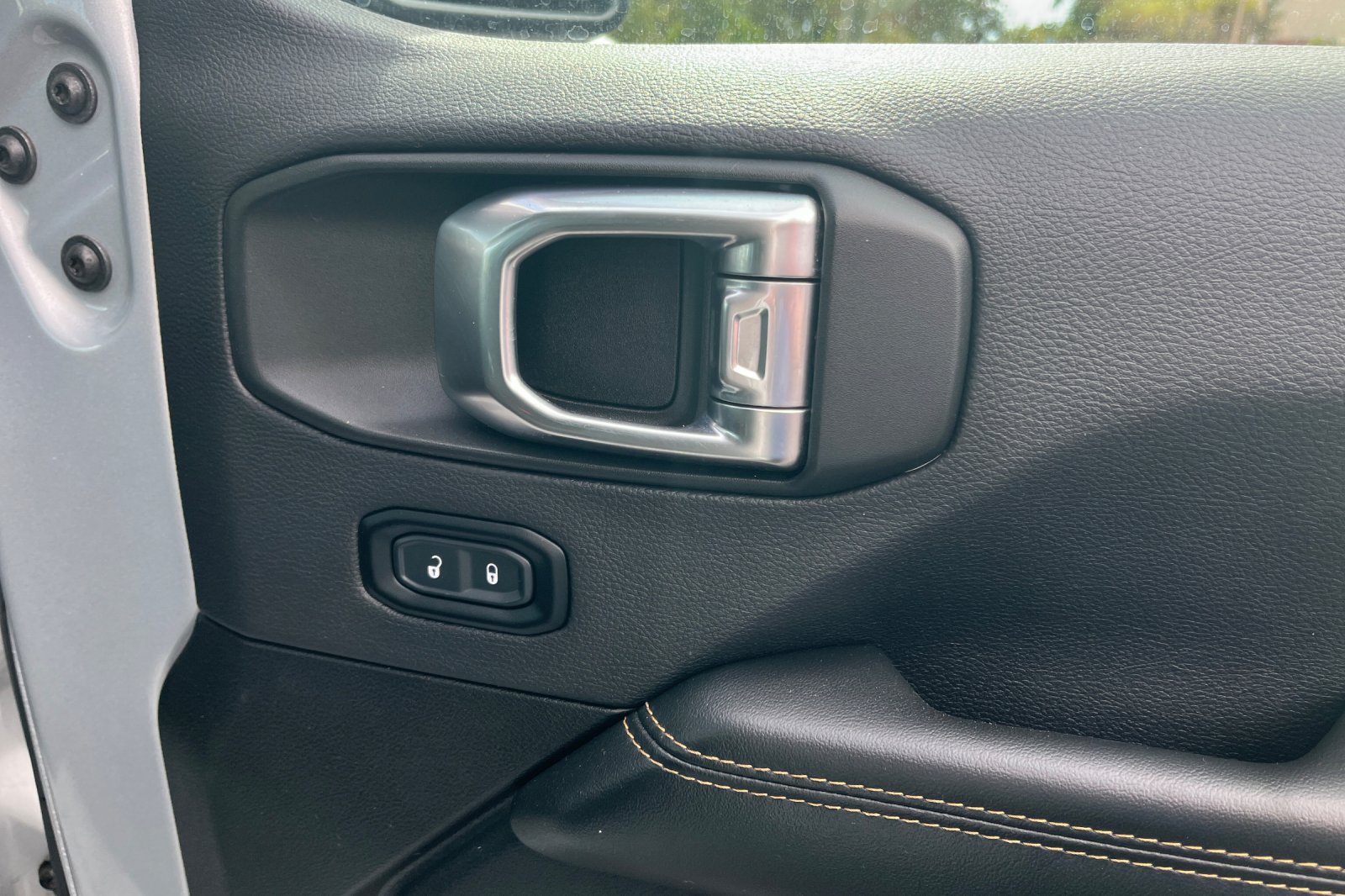 Used 2024 Jeep Wrangler Unlimited Sahara AWD/4WD image 43