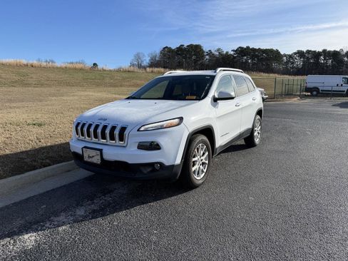 Used 2015 Jeep Cherokee Latitude w/ Comfort/Convenience Group image 1