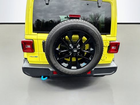 Used 2023 Jeep Wrangler Sahara w/ Cold Weather Group image 27