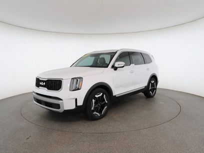 Used 2023 Kia Telluride EX w/ EX Captain's Chair Package