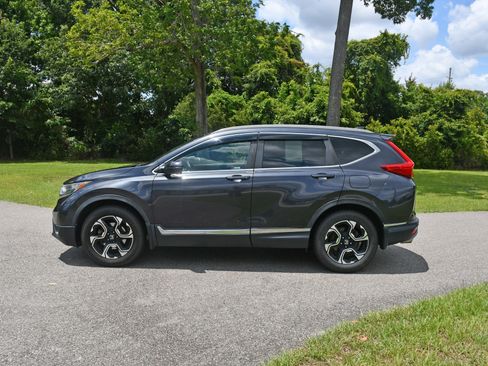 Used 2018 Honda CR-V Touring image 2