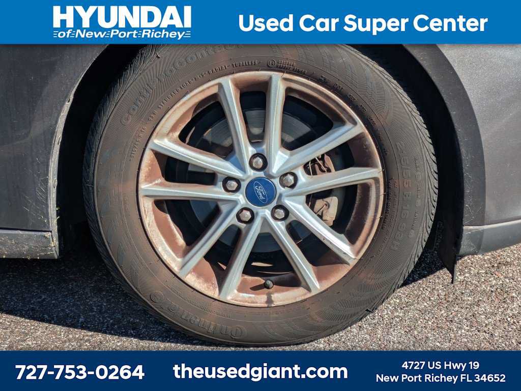 Used 2017 Ford Focus SE FWD image 9