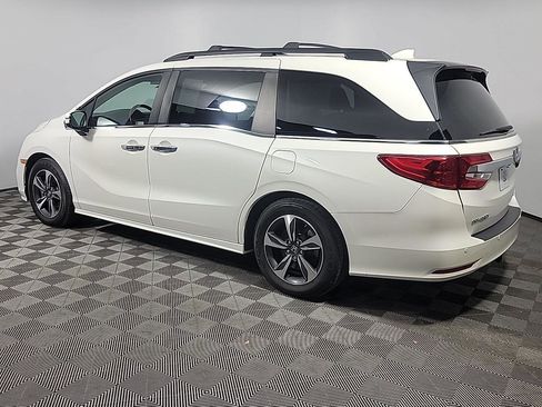 Certified 2019 Honda Odyssey Touring image 10