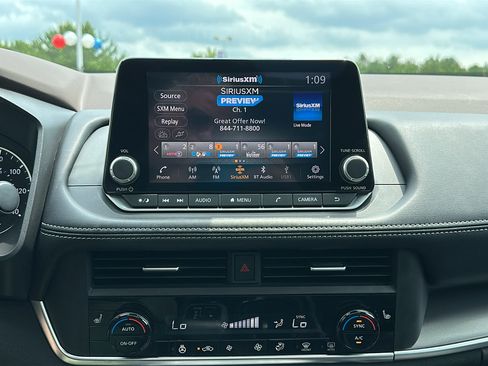 Certified 2023 Nissan Rogue SV w/ SV Premium B Package AWD/4WD image 18