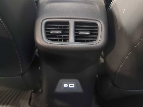 Used 2023 Buick Envision Essence image 22