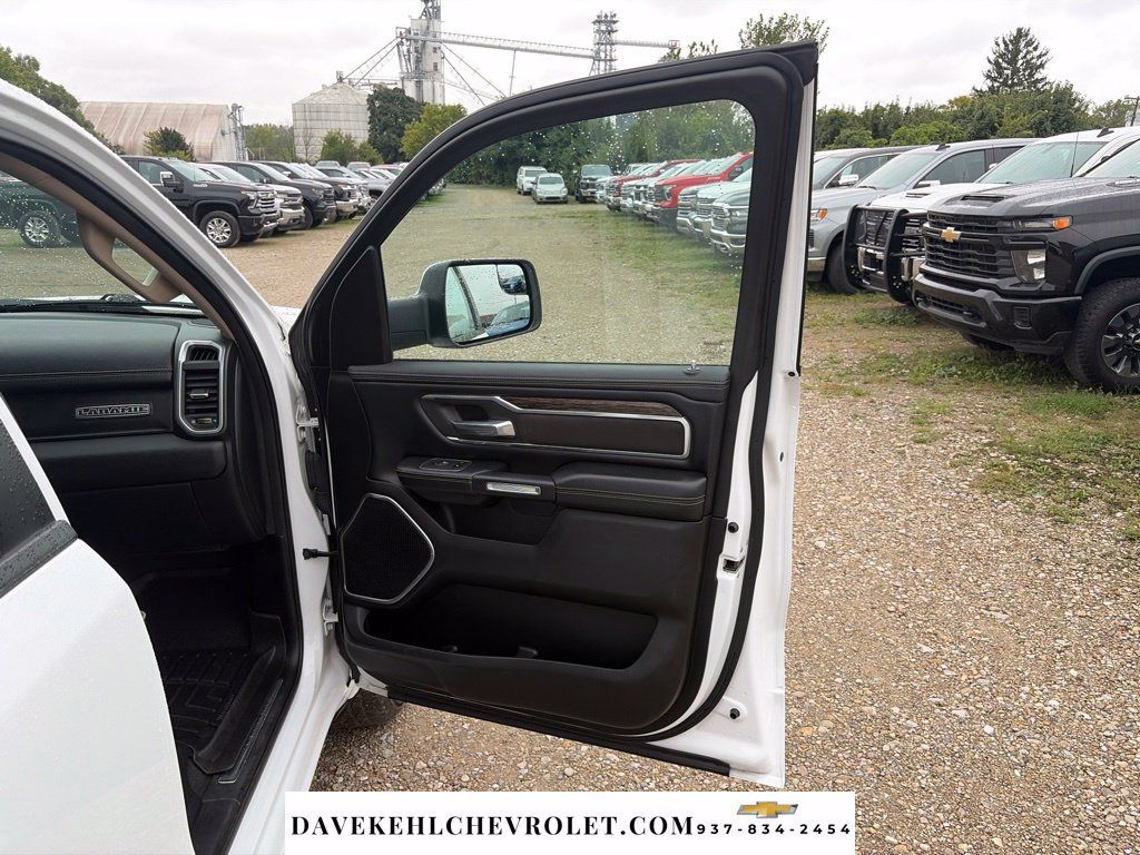 Used 2020 RAM 1500 Laramie AWD/4WD image 24