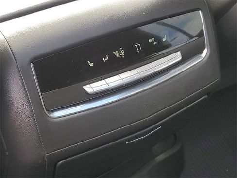 Used 2021 Cadillac Escalade ESV Premium Luxury image 29