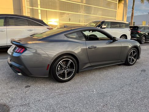 Used 2025 Ford Mustang Premium RWD image 8