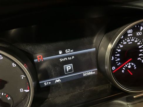 Used 2022 Kia Carnival LX image 13