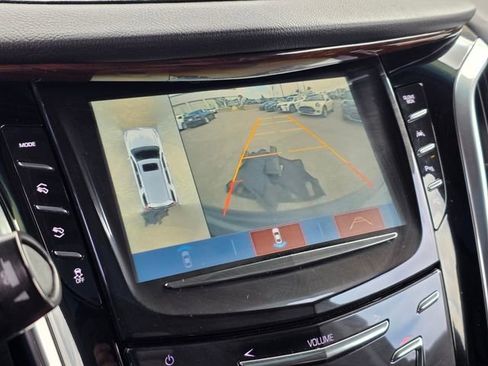 Used 2019 Cadillac Escalade Premium Luxury image 32