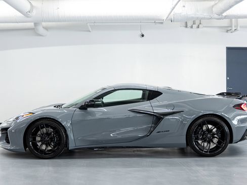 Used 2025 Chevrolet Corvette Z06 w/ Stealth Interior Trim Package image 2