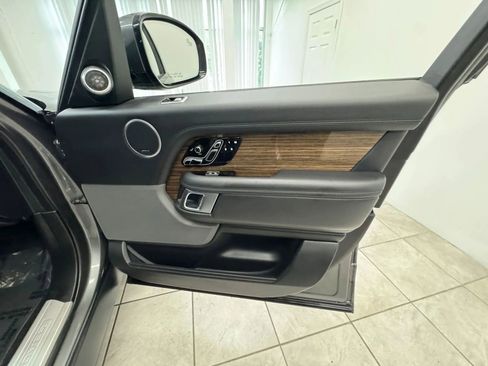 Used 2019 Land Rover Range Rover HSE image 21
