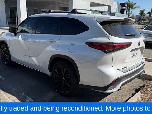 Used 2023 Toyota Highlander XSE FWD image 4