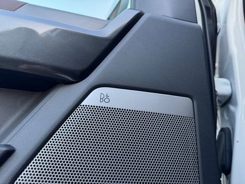 Certified 2022 Ford F150 Lariat w/ Equipment Group 502A High image 22