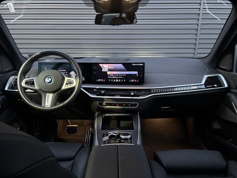 Used 2025 BMW X5 xDrive50e w/ M Sport Package image 12