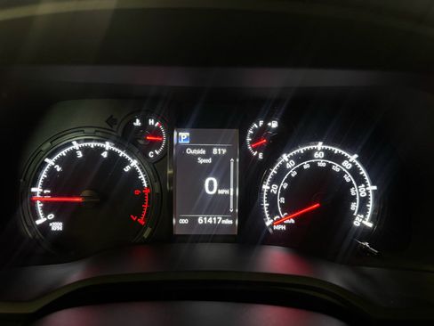 Used 2023 Toyota 4Runner SR5 Premium w/ Moonroof Package RWD image 23