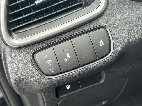 Used 2020 Kia Sorento S image 10