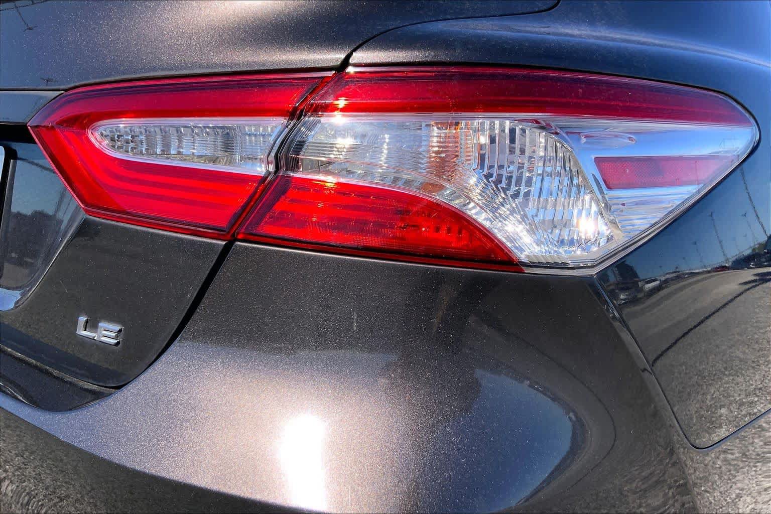 Used 2018 Toyota Camry LE FWD image 10