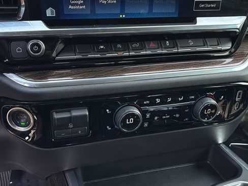 Used 2025 Chevrolet Silverado 1500 LT Trail Boss w/ Convenience Package II AWD/4WD image 31