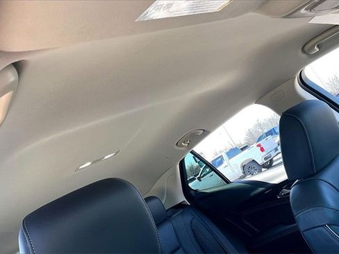 Used 2023 Buick Envision Essence image 27