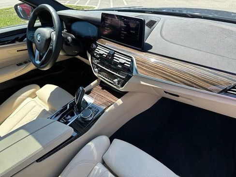 Used 2023 BMW 530i xDrive w/ Convenience Package AWD/4WD image 10